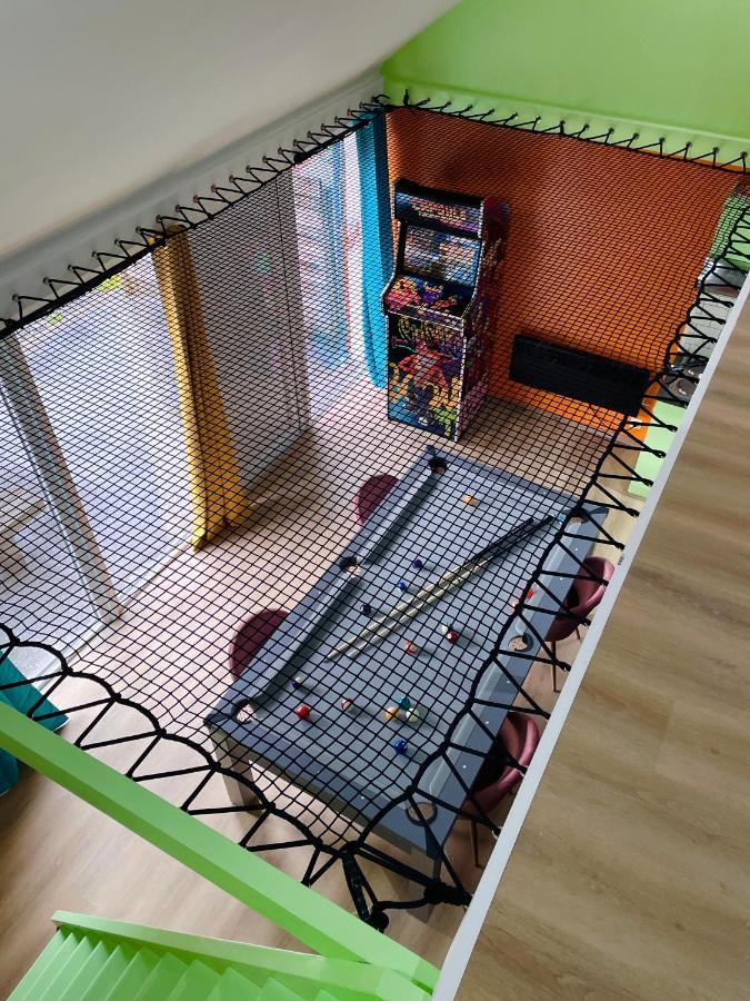 Capsule Forever Young - Jacuzzi - Sauna - Billard - Arcade De Jeux - Netflix & Home Cinema - Ping Pong Hastiere-par-dela Eksteriør bilde