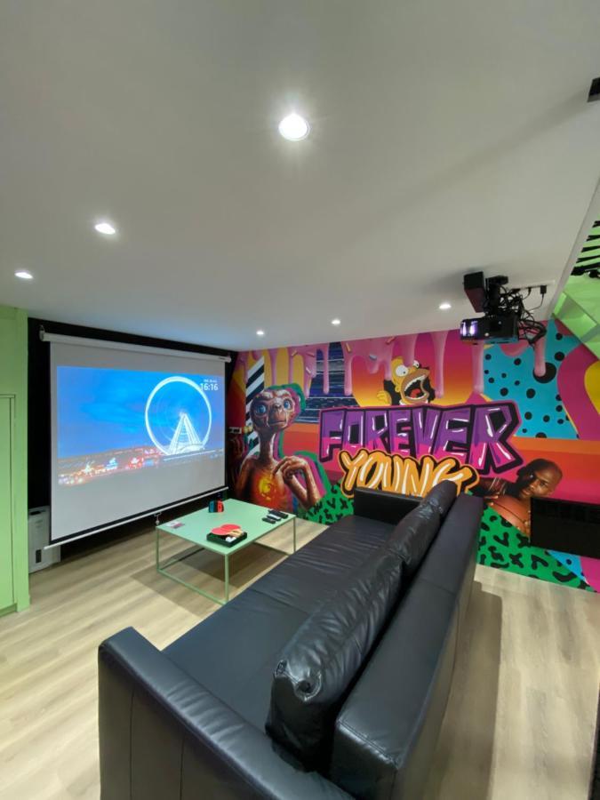 Capsule Forever Young - Jacuzzi - Sauna - Billard - Arcade De Jeux - Netflix & Home Cinema - Ping Pong Hastiere-par-dela Eksteriør bilde