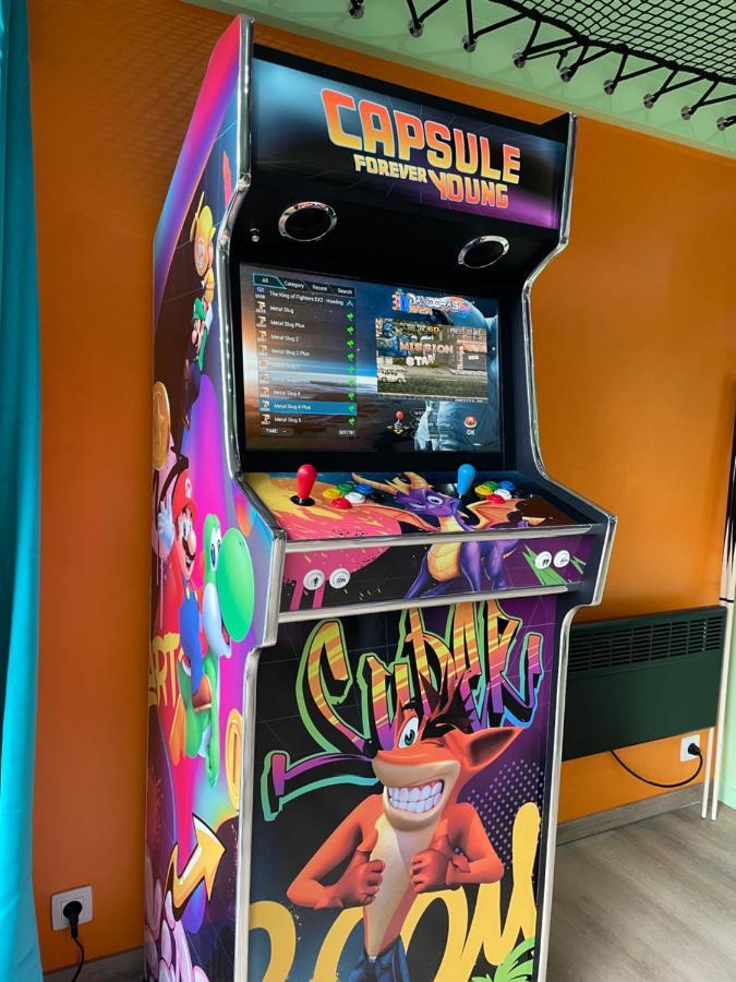 Capsule Forever Young - Jacuzzi - Sauna - Billard - Arcade De Jeux - Netflix & Home Cinema - Ping Pong Hastiere-par-dela Eksteriør bilde