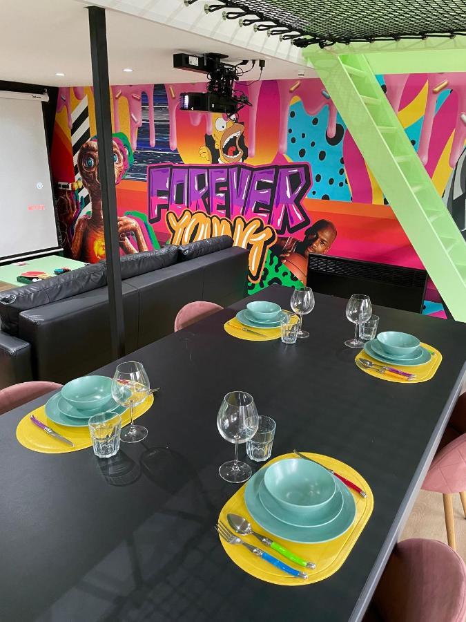 Capsule Forever Young - Jacuzzi - Sauna - Billard - Arcade De Jeux - Netflix & Home Cinema - Ping Pong Hastiere-par-dela Eksteriør bilde
