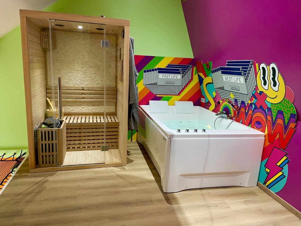 Capsule Forever Young - Jacuzzi - Sauna - Billard - Arcade De Jeux - Netflix & Home Cinema - Ping Pong Hastiere-par-dela Eksteriør bilde